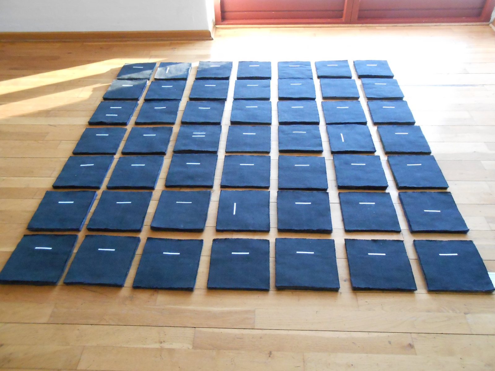repeat – yes – no – Textilarbeit von Christine Guthoff